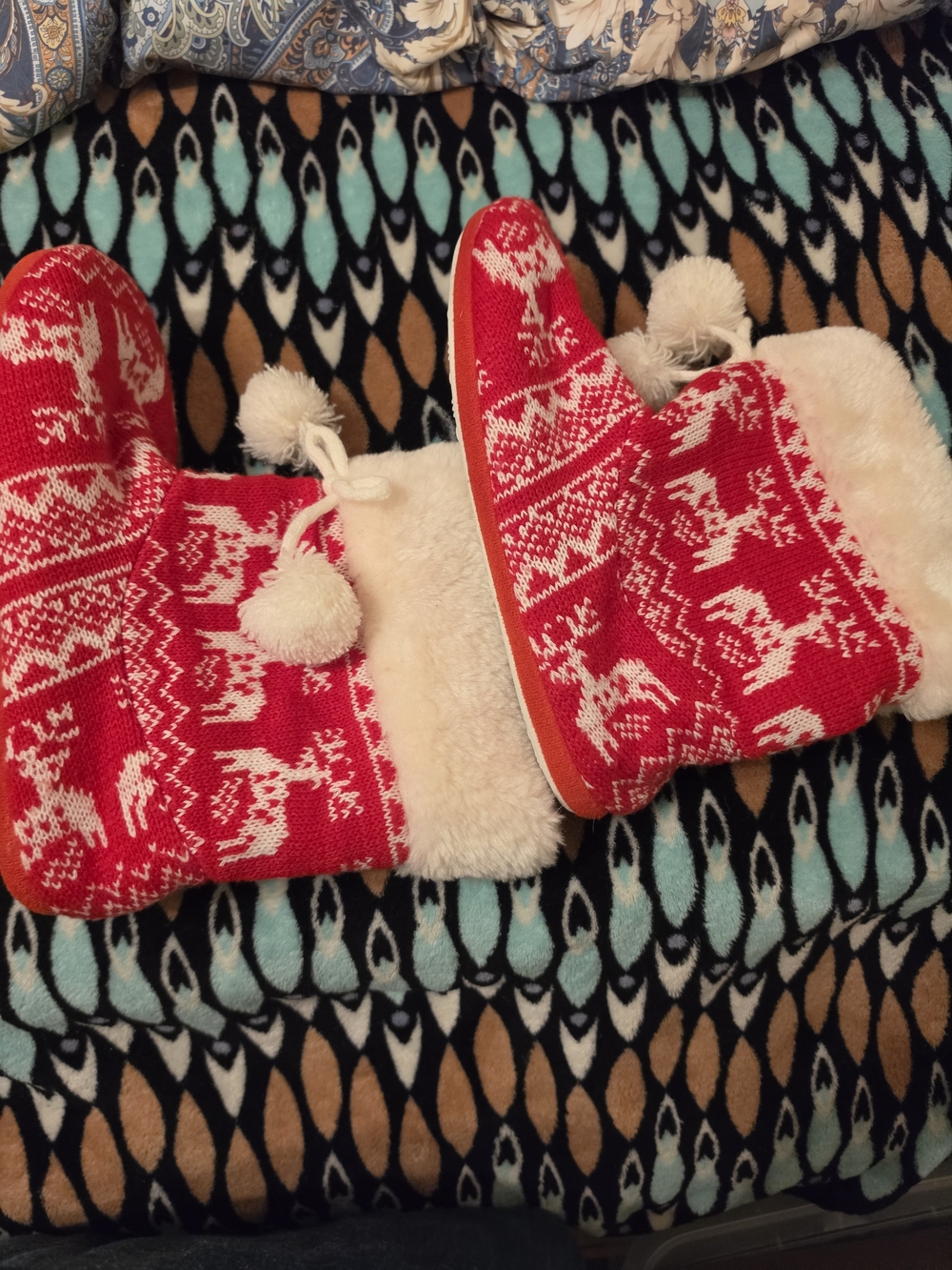Source Unknown Red and Cream Knit Reindeer Slipper Boots